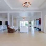 The Lee Pool Villa
