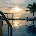 Sea Memories White Sand Beach Hotel