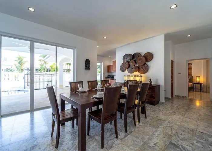 Private 4 Bedroom Pool Villa Ng411