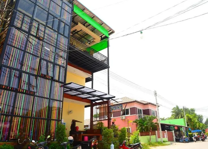 Baan Taklom Chomtalay