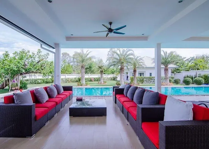 The Lee Pool Villa