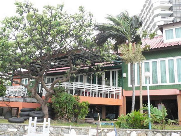 บ้านสุนทรี Bed & Breakfast *