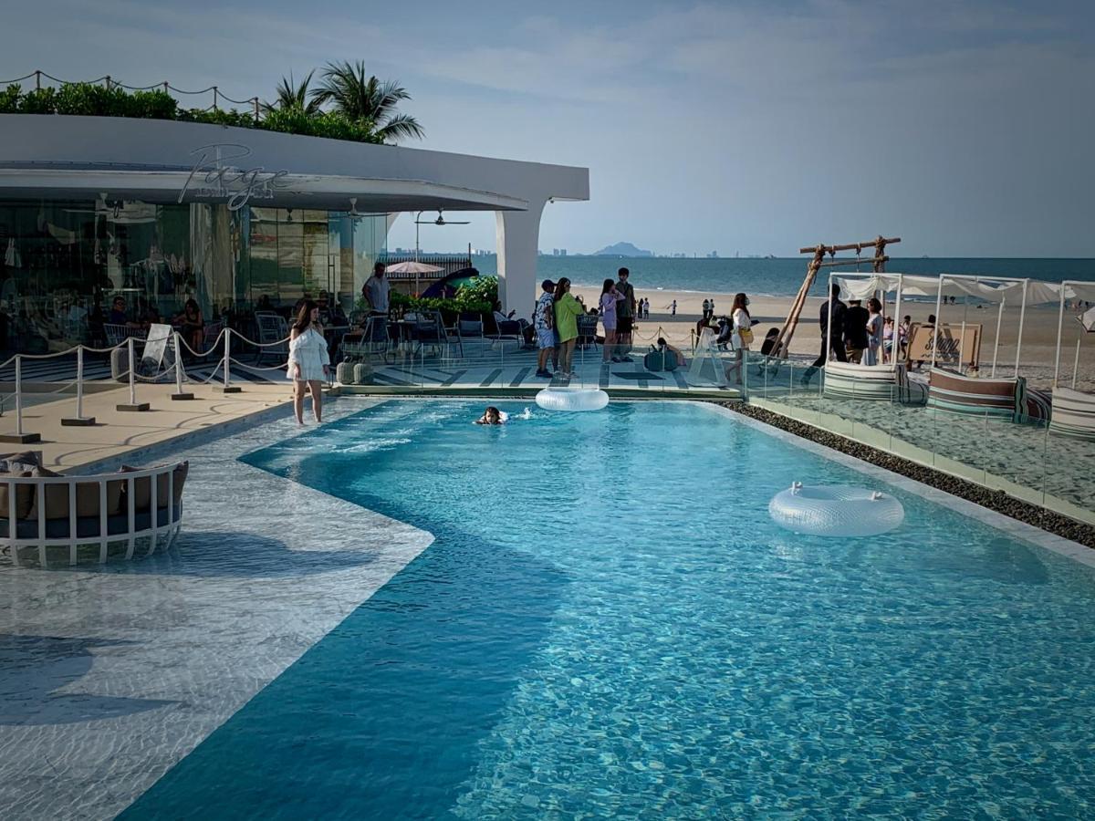 Veranda Beachfront Living Pangsapuri *