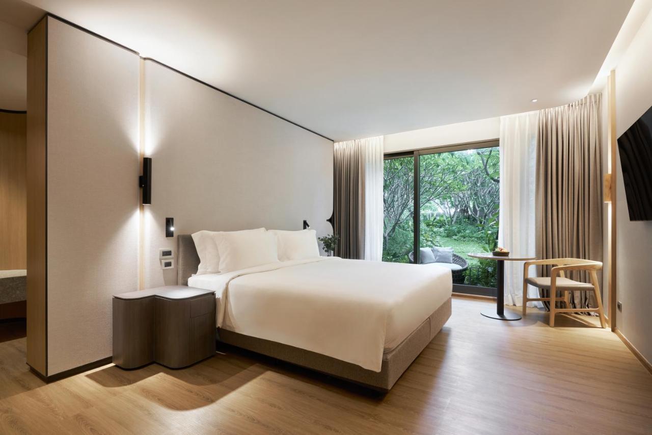 Dusitd2 Hotel