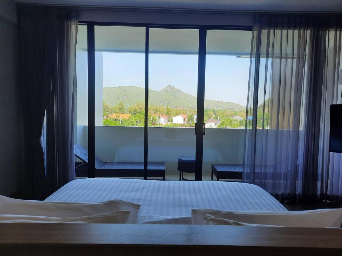 Isanook & 4* Hua Hin
