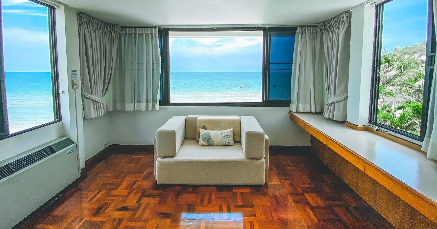 Hotel Nern Beachfront HHQ