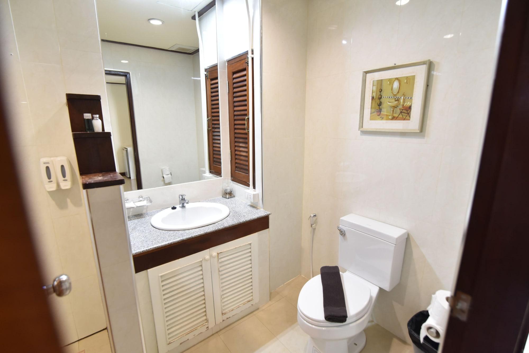 Baan Pa Ploy Apartment