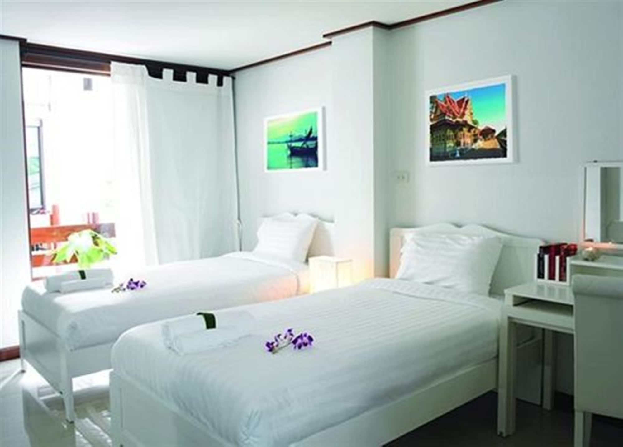 Baan Pa Ploy Apartment