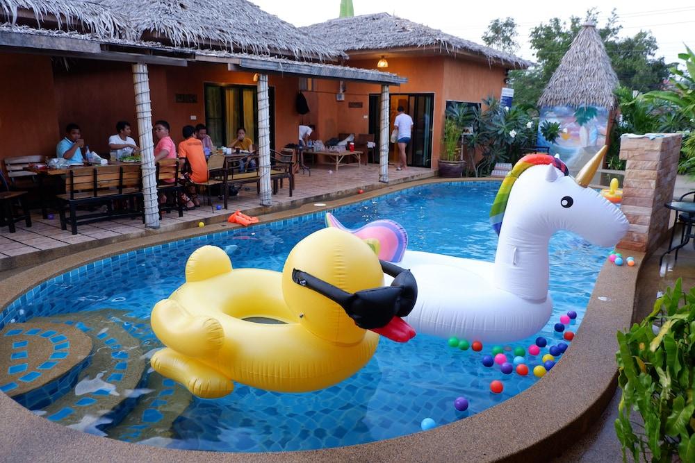 Hotel Panisara Pool 2*