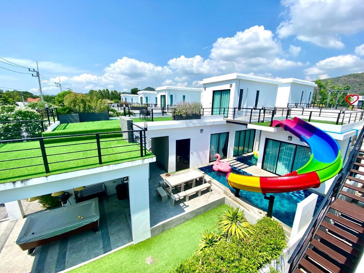 Villa Pool Modern Cool - Fill Feel *