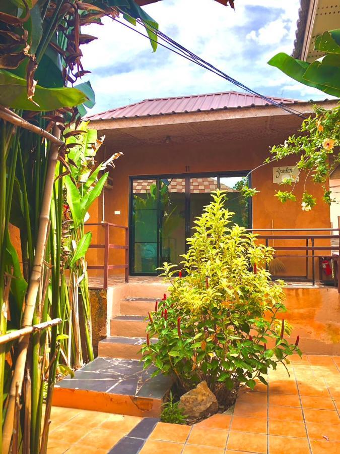 Hotel Panisara Pool HHQ