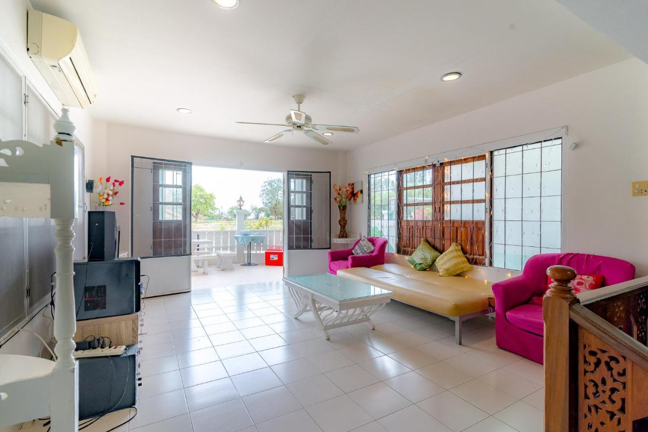 Villa เลทซี&กรีนเวฟ พูลวิลล่า เดินลงทะเล100เมตร Let's Sea & Greenwave Hua-hin Pool Walk To 100m *