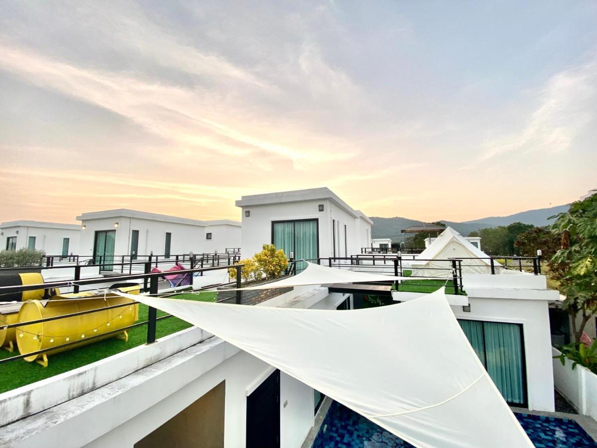 Pool Modern Cool - Fill Feel