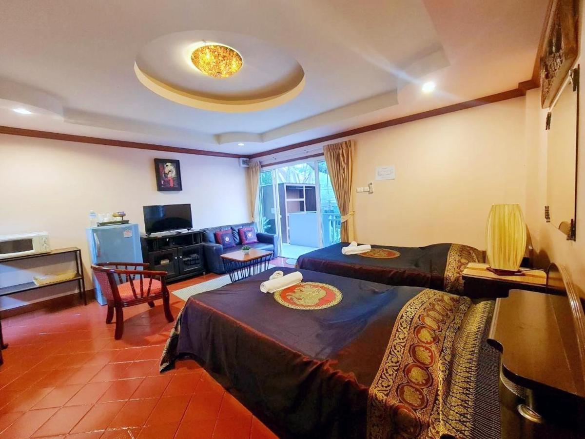The Phen House 3*