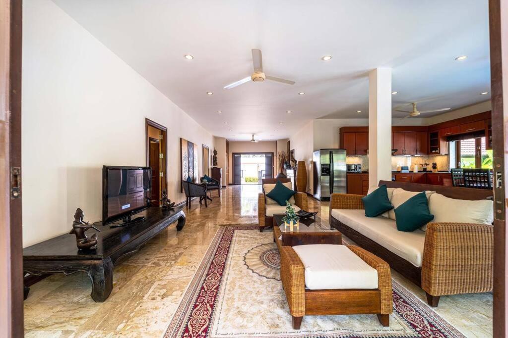 Cozy 3 Bedroom Pool Close To Town Cv3l * Hua Hin