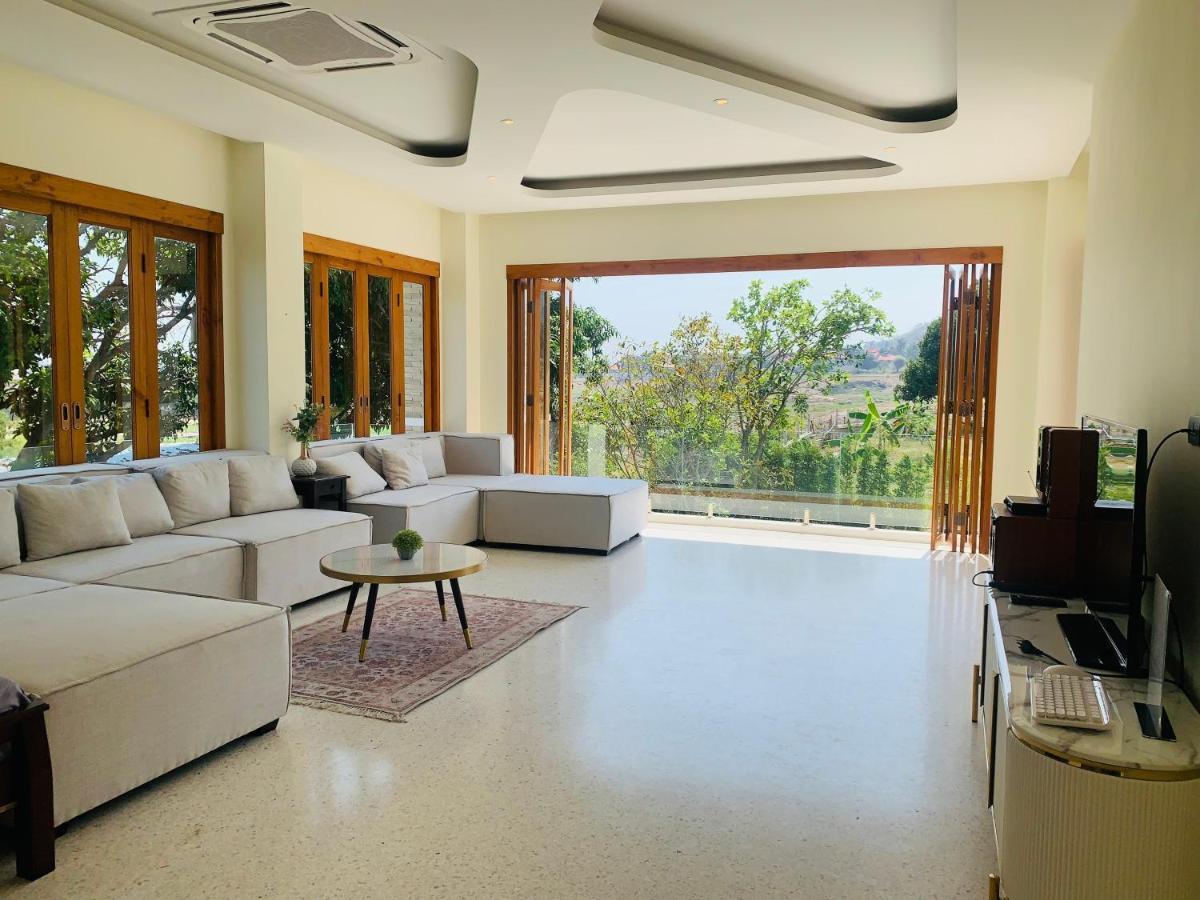Nichahome Labaris Villa *