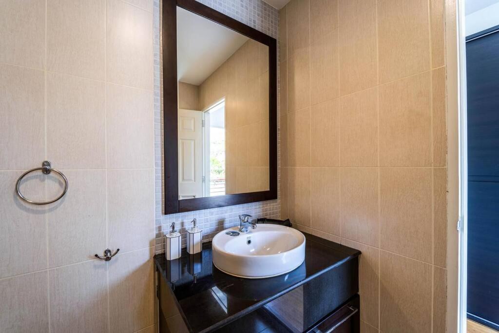 Villa 3 Bedroom Pool In Great Location Stv *