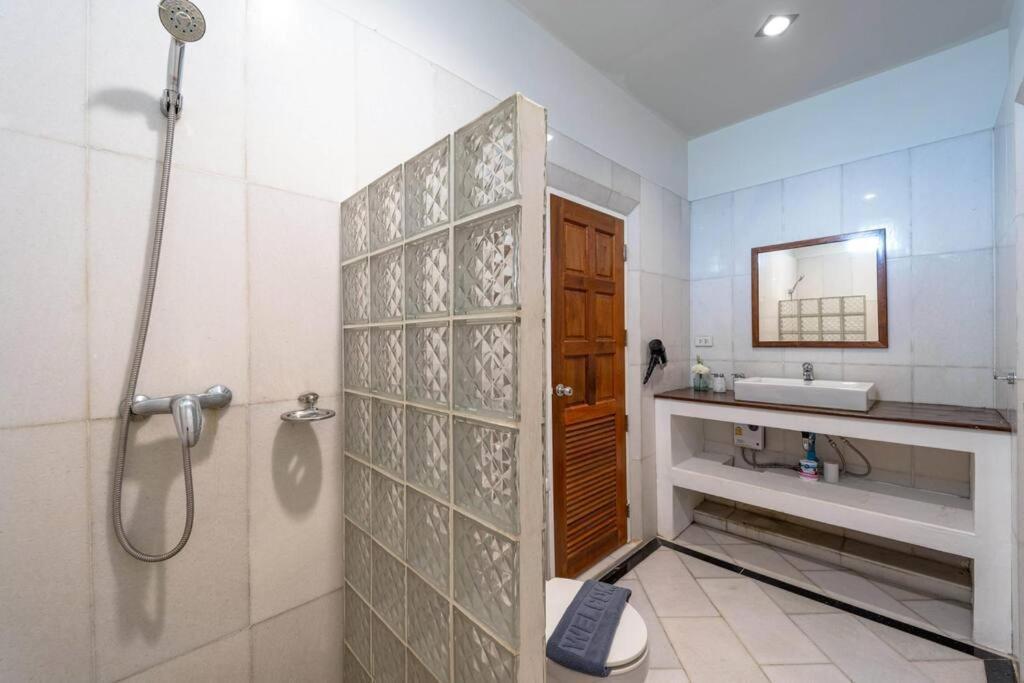 Private 4 Bedroom Pool Ng411 HHQ