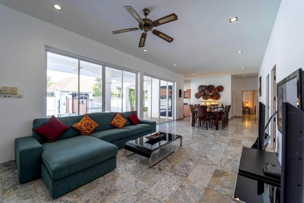 Private 4 Bedroom Pool Ng411 *
