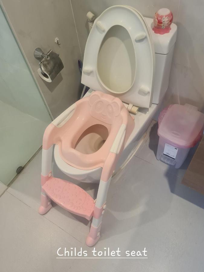 Light, Airy, Pool Views 2 Bed 2 Bath, Free Wifi, Elect Apartment HHQ