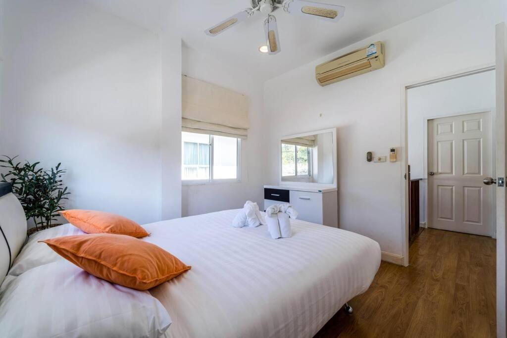 3 Bedroom Pool In Great Location Stv
