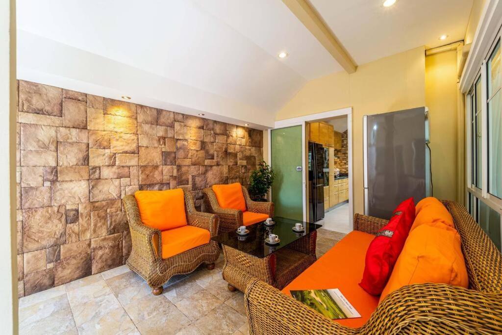 3 Bedroom Pool In Great Location Stv * Hua Hin
