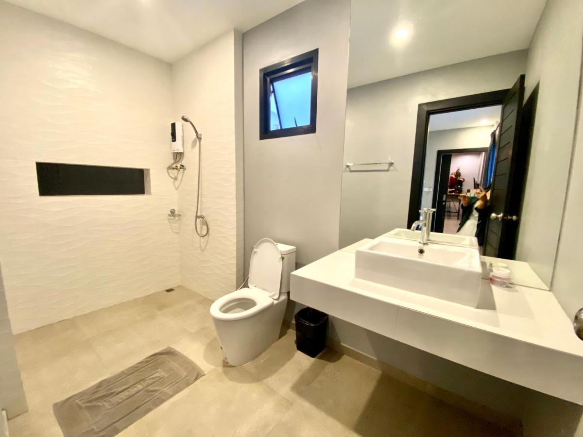 Villa Pool Modern Cool - Fill Feel *