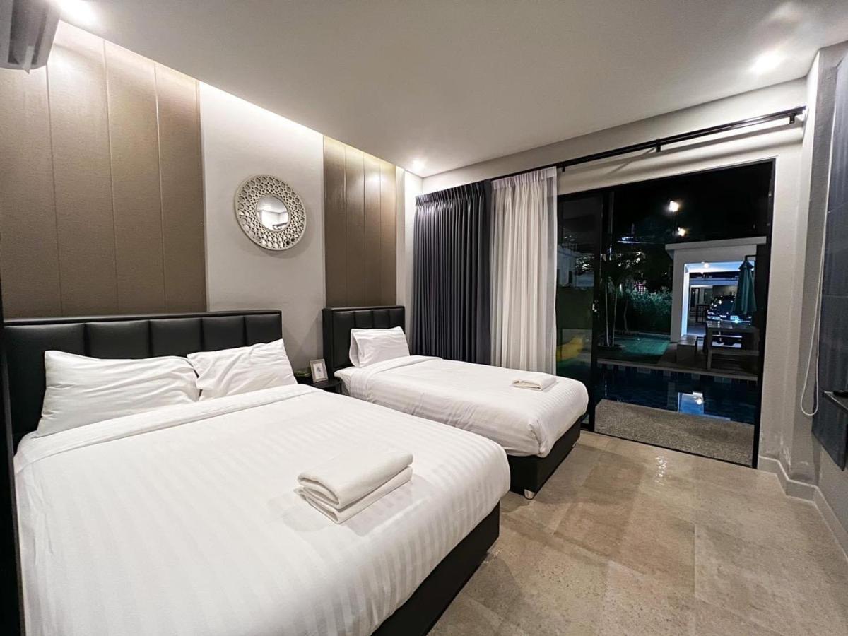 Villa Pool Modern Cool - Fill Feel