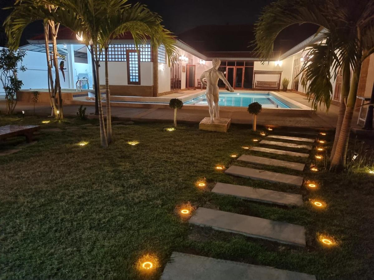 Meyers * Hua Hin