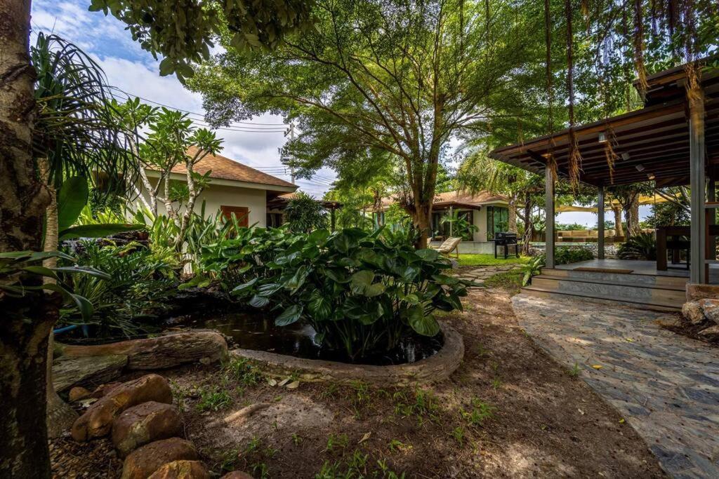 Villa Secluded Oasis For Family And Friends Bm5 HHQ