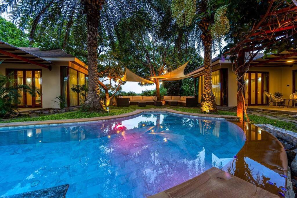 Secluded Oasis For Family And Friends Bm5 Villa HHQ