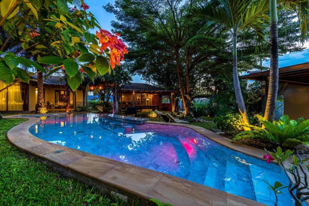 Secluded Oasis For Family And Friends Bm5 Villa HHQ