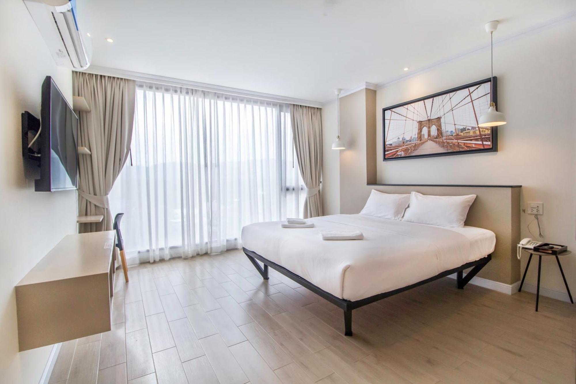 The Corner Hotel 3*