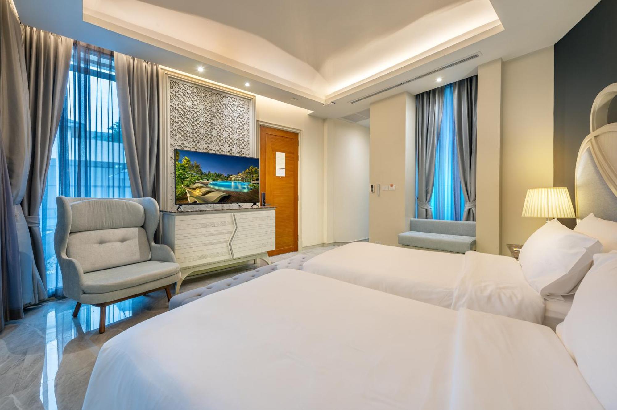 Phukalini Luxury Pool & Onsen Hotel 4*