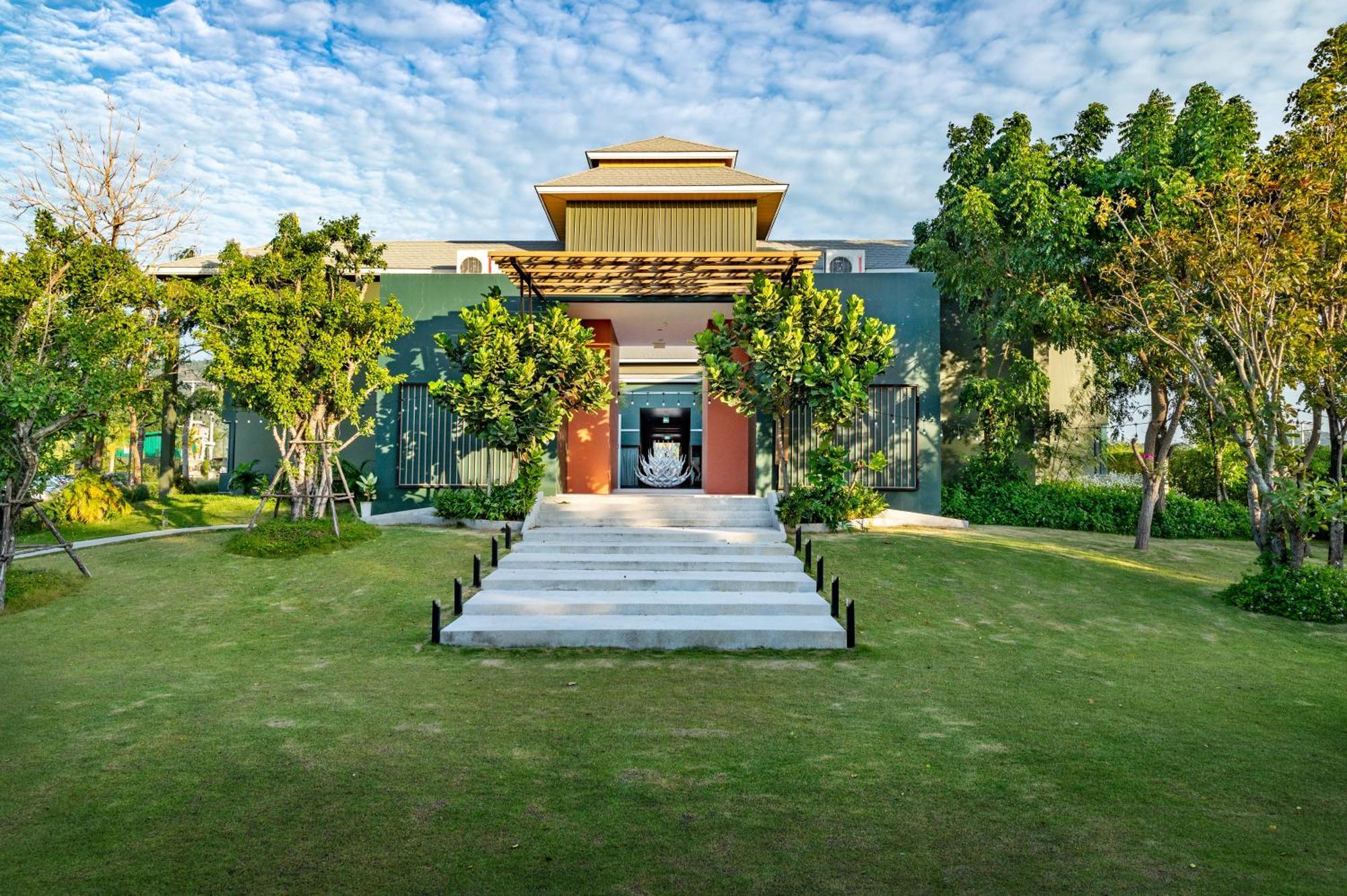 Hotel Phukalini Luxury Pool & Onsen Hua Hin