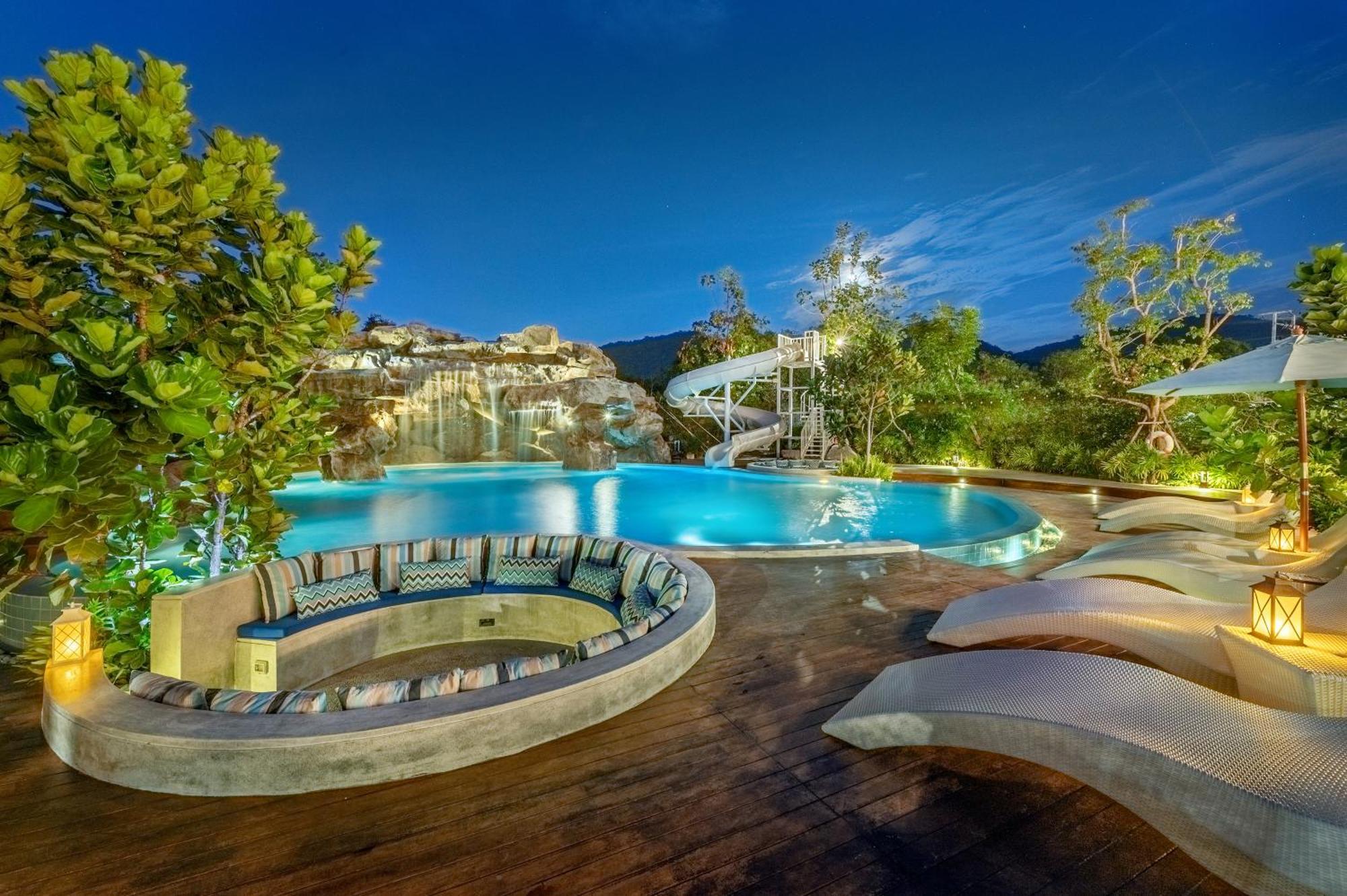 Phukalini Luxury Pool & Onsen