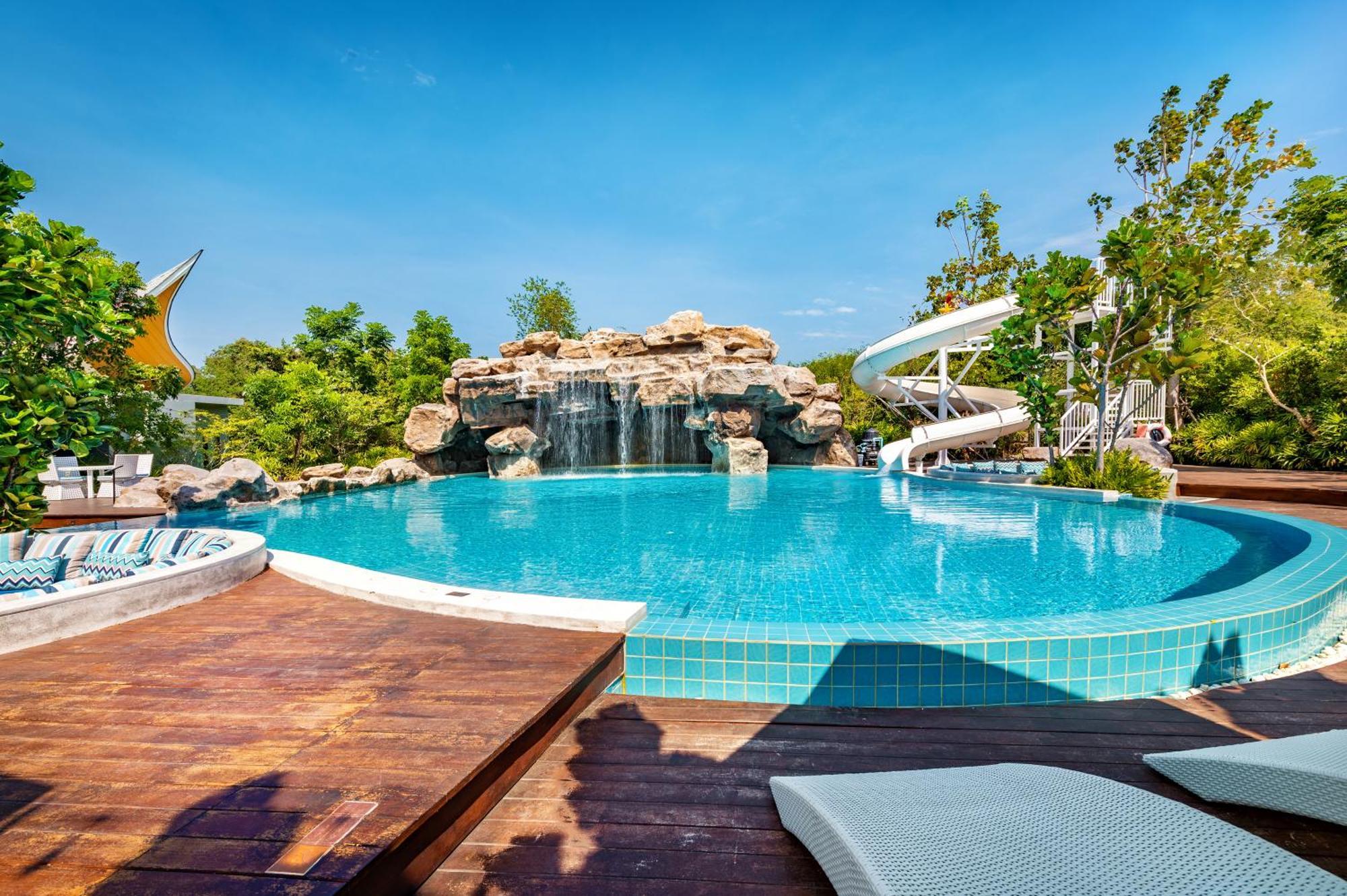 Phukalini Luxury Pool & Onsen Hotel 4*