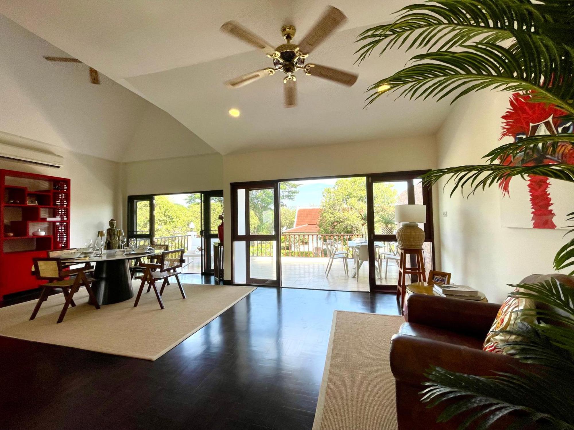 Charming Asian Style House Close To Black Mountain Golf Club Holiday home *