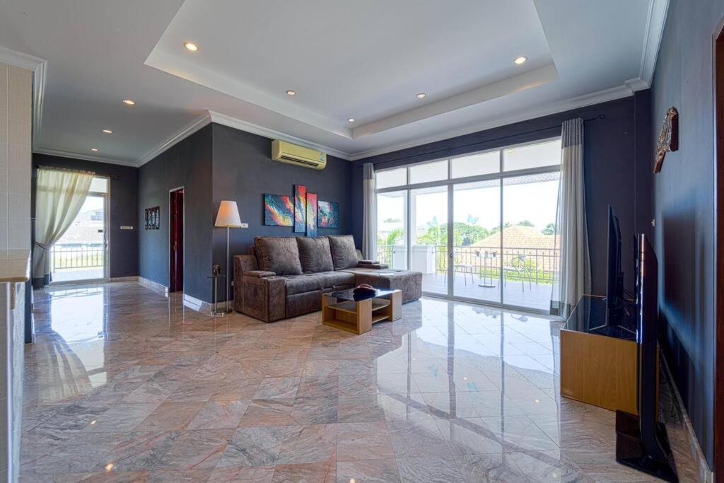 Luxurious 5-bedroom Private Pool Villa! Pv6