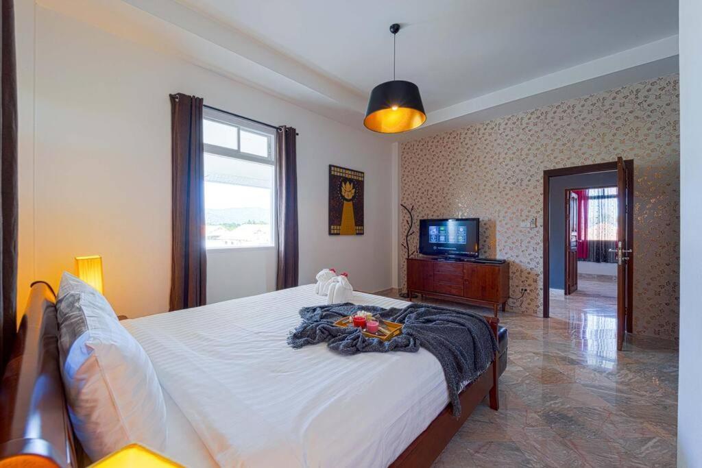Luxurious 5-bedroom Private Pool Villa! Pv6 Hua Hin