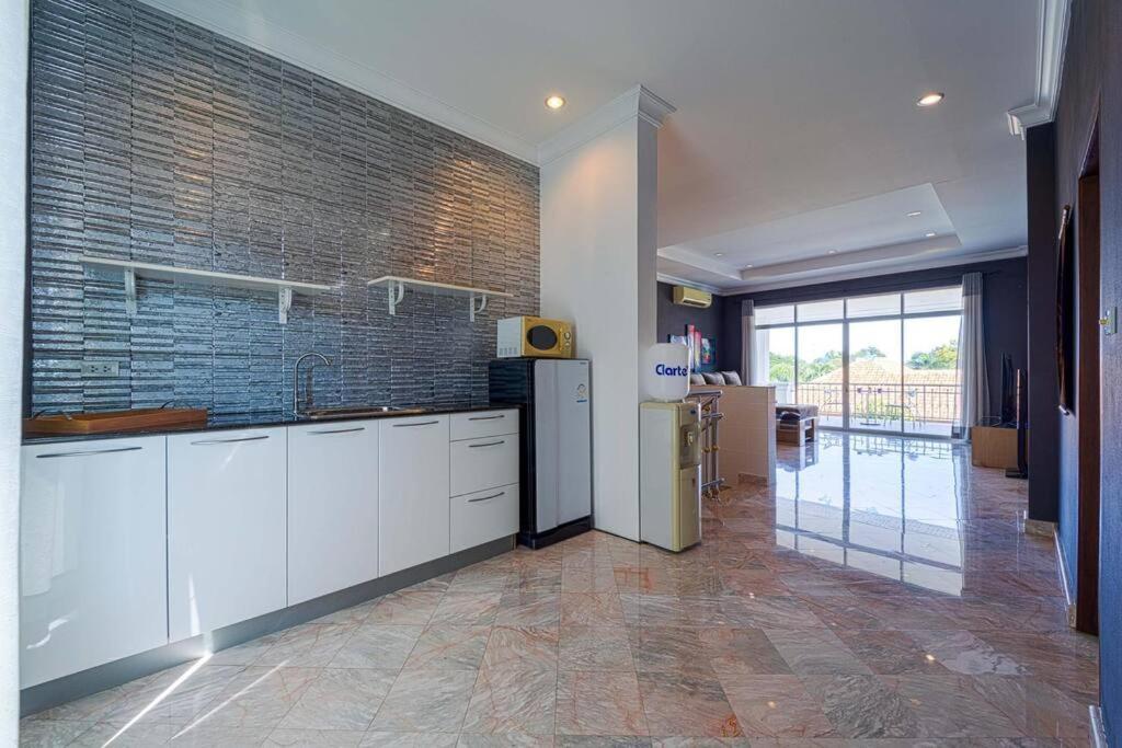 Luxurious 5-bedroom Private Pool Villa! Pv6 *