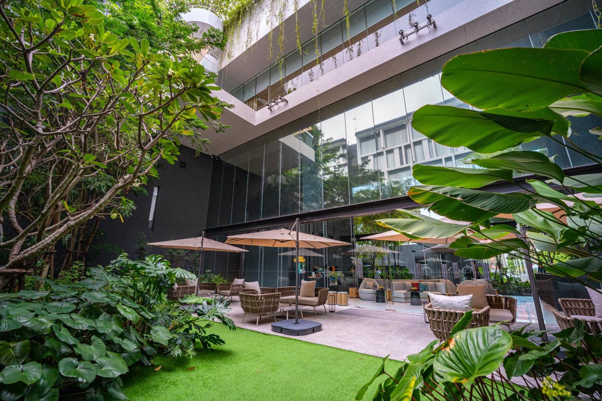 Dusitd2 Hotel