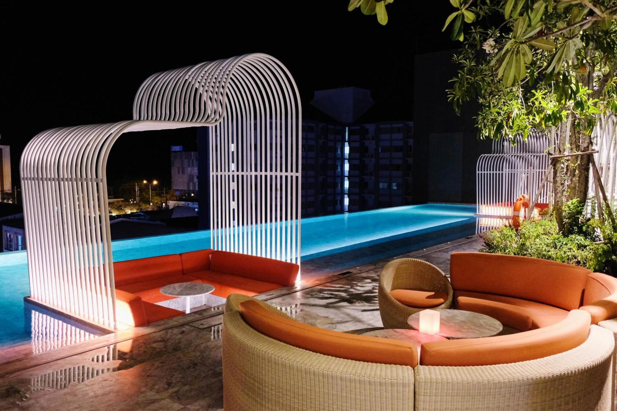 Dusitd2 Hotel