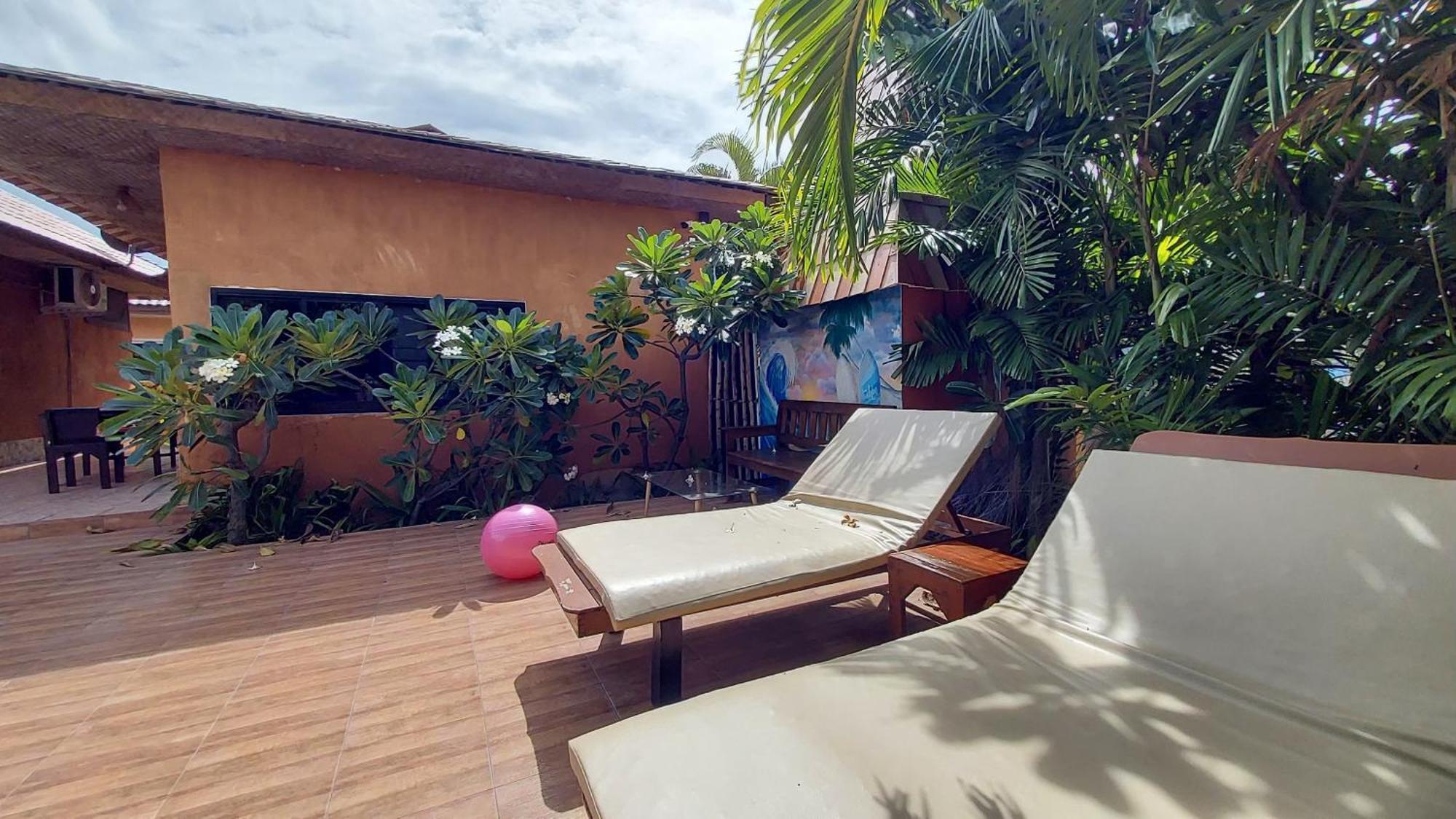 Panisara Pool Hotel 2*