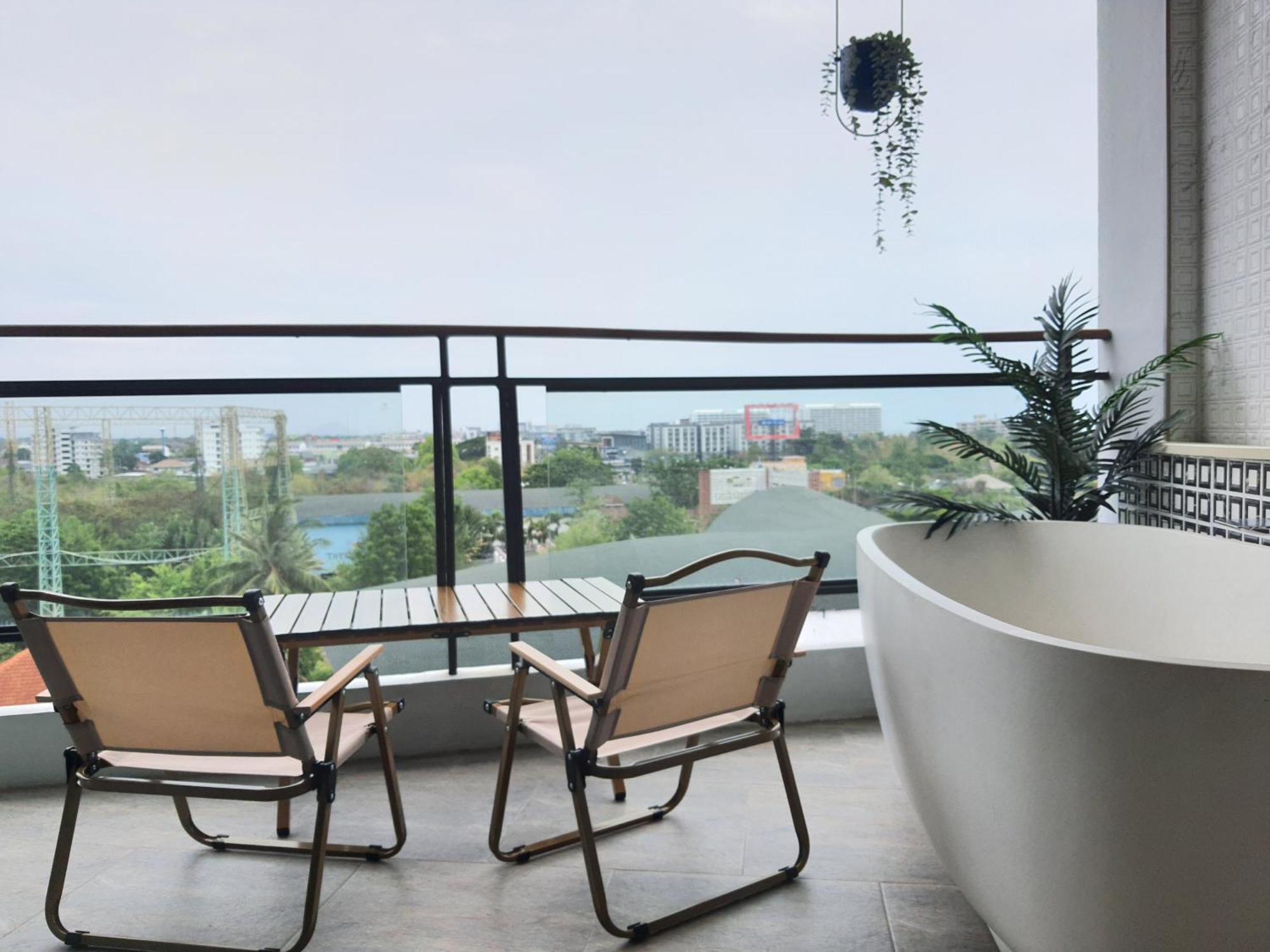 Whale - Sha Hua Hin