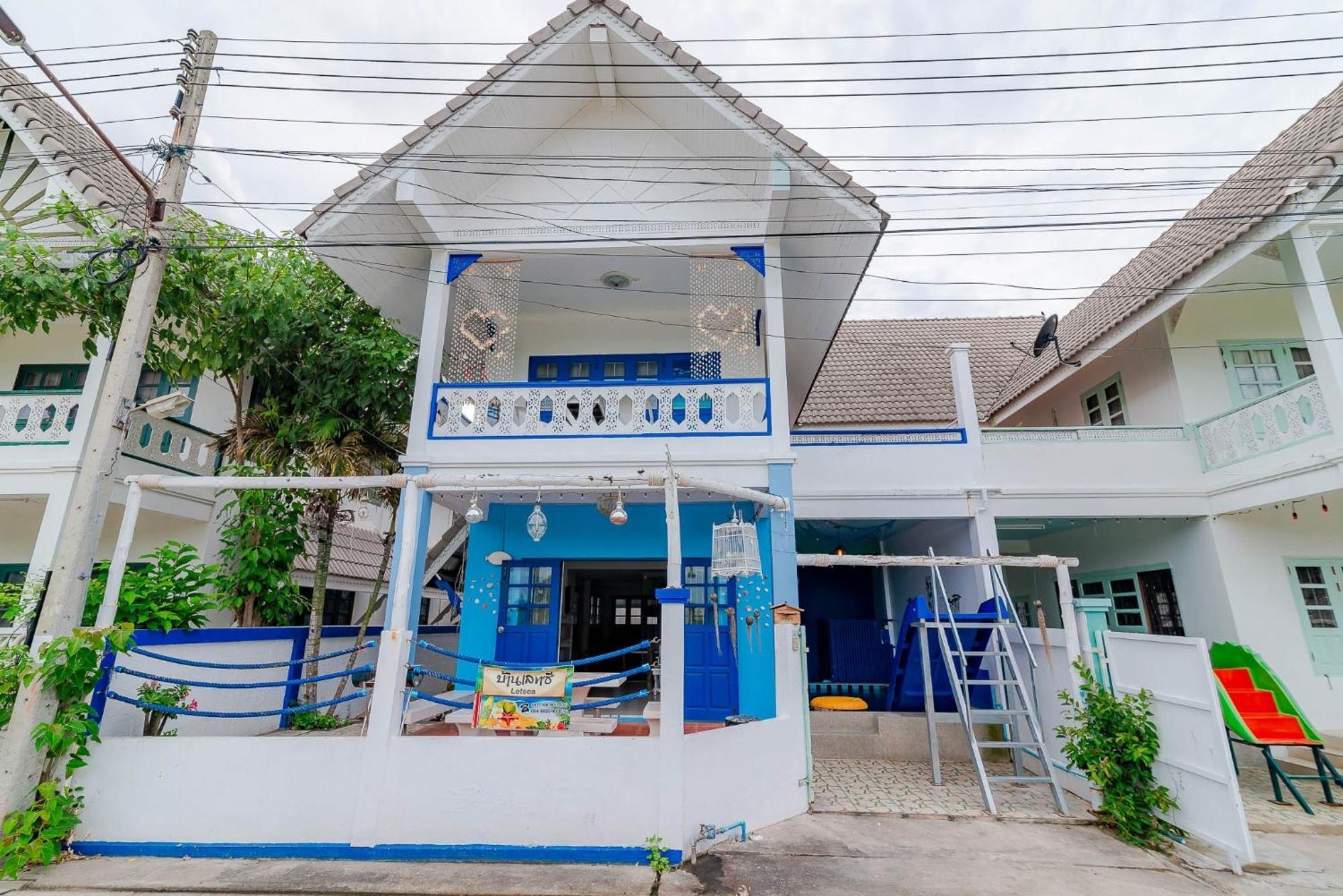Villa เลทซี&กรีนเวฟ พูลวิลล่า เดินลงทะเล100เมตร Let's Sea & Greenwave Hua-hin Pool Walk To 100m Hua Hin
