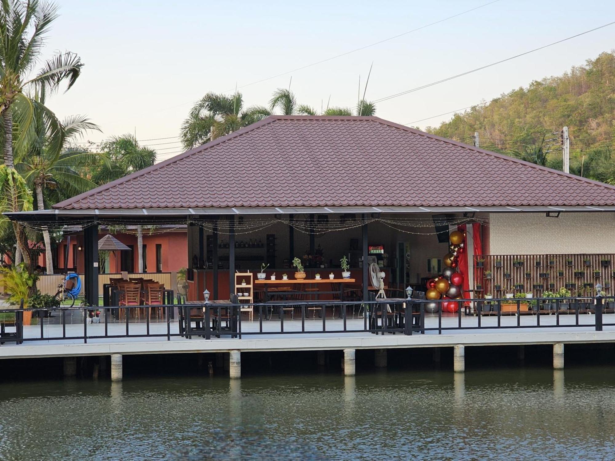 Baan Mesuk And 4*