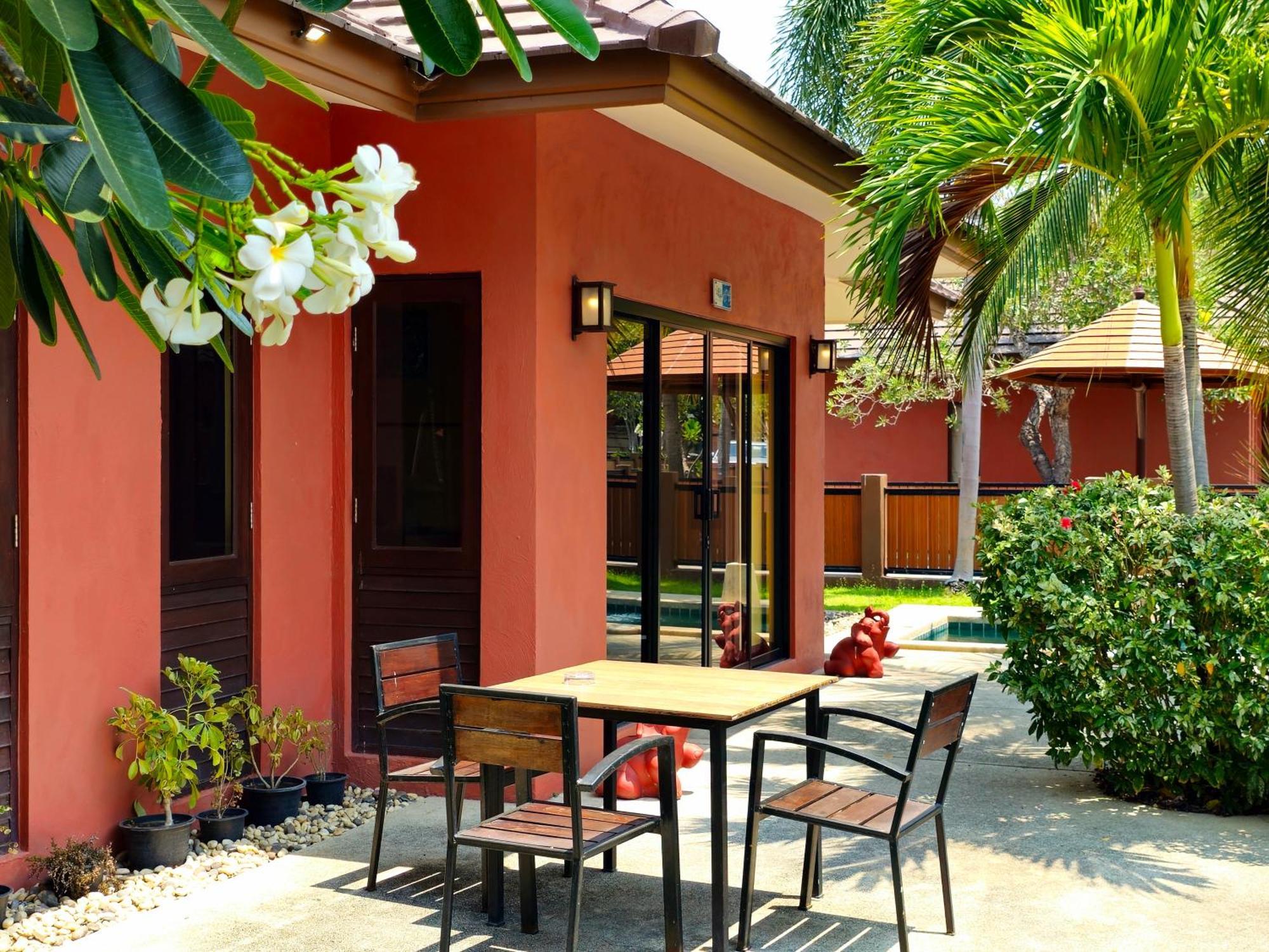 Baan Mesuk And 4*