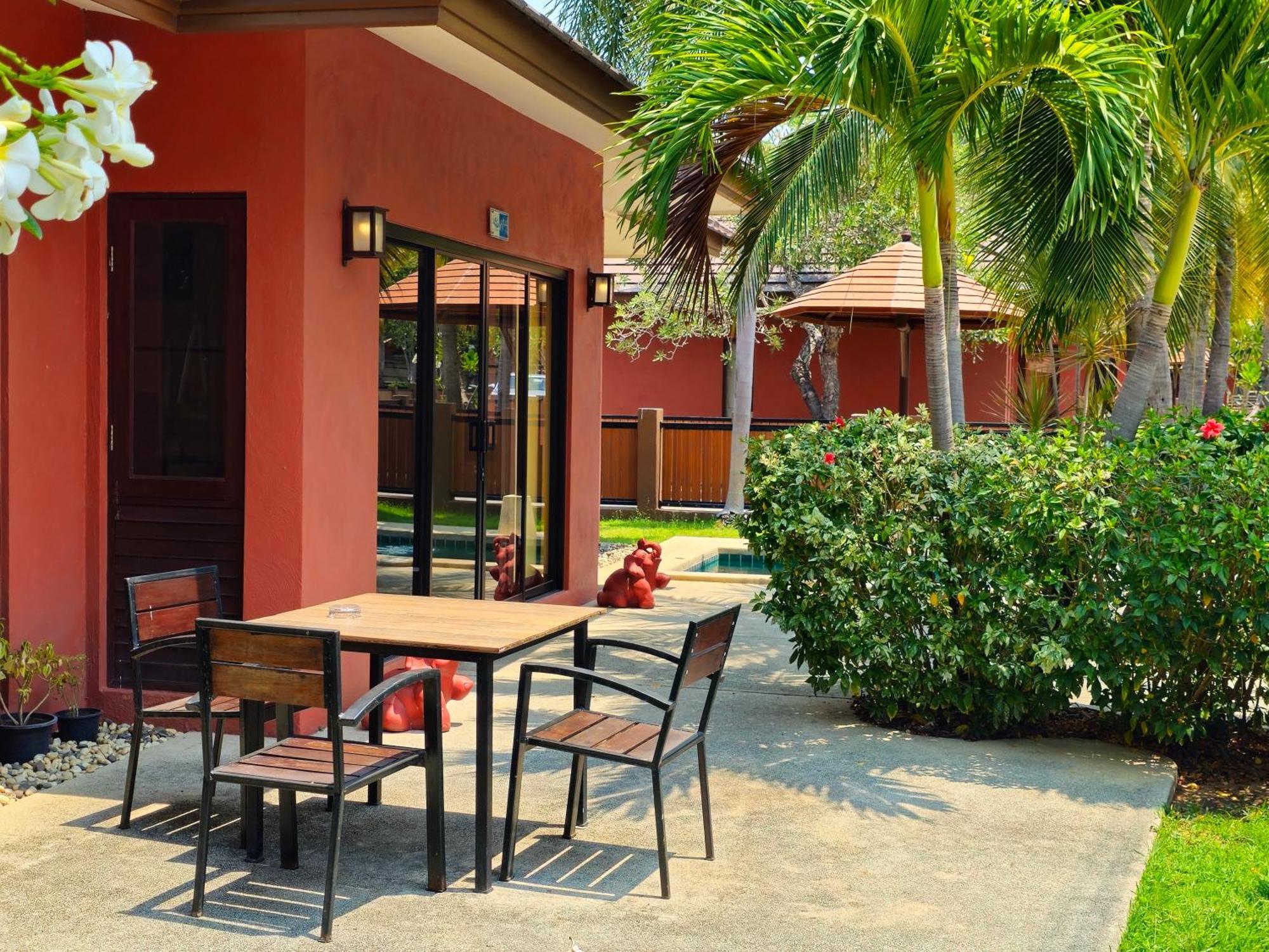 Resort Baan Mesuk And