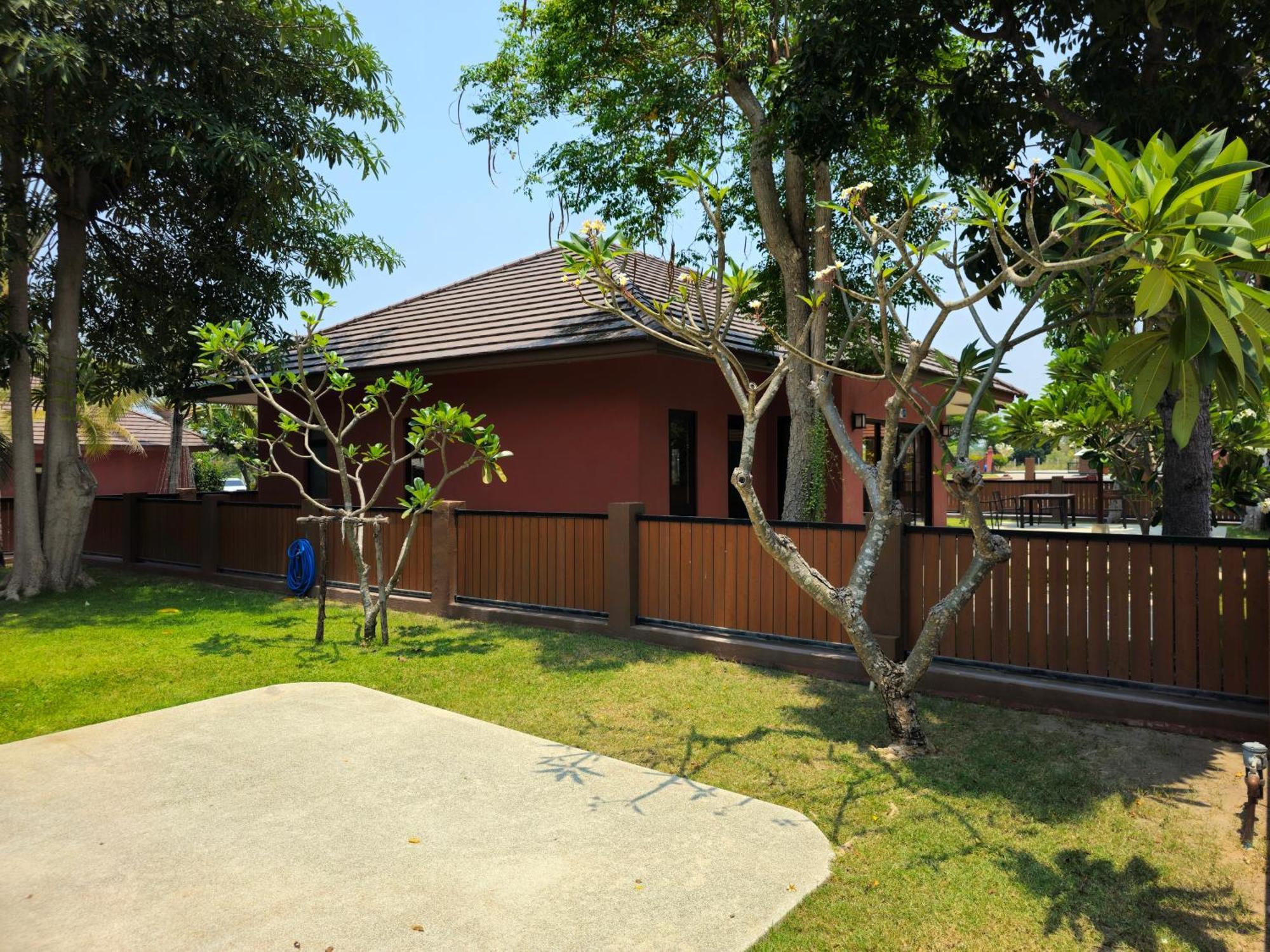 Baan Mesuk And Resort 4*